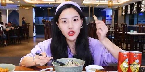 小贝饿了被爆料视频,揭秘明星私生活瞬间